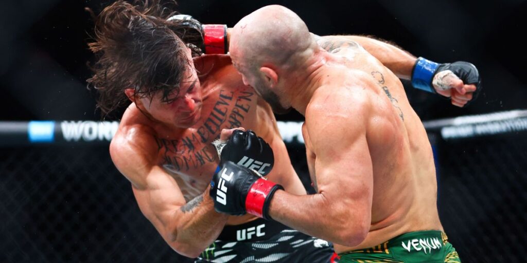 Brasileiro Diego Lopes perde luta por cinturão do UFC