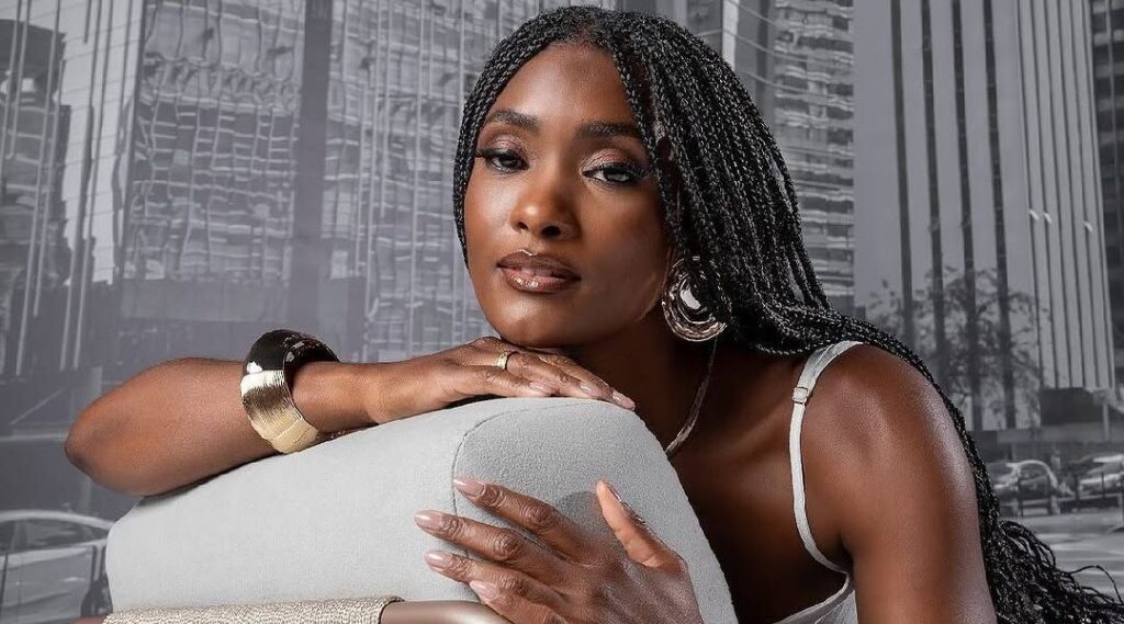 Erika Januza é confirmada em nova temporada do "Saia Justa"