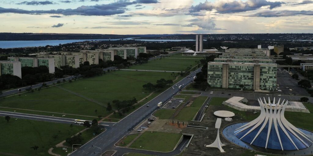 Novo "Enem dos Concursos" terá 3,3 mil vagas em 35 órgãos federais