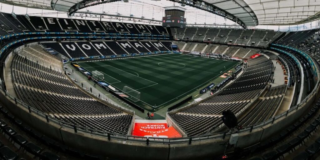Eintracht Frankfurt x Heidenheim: onde assistir ao jogo da Bundesliga