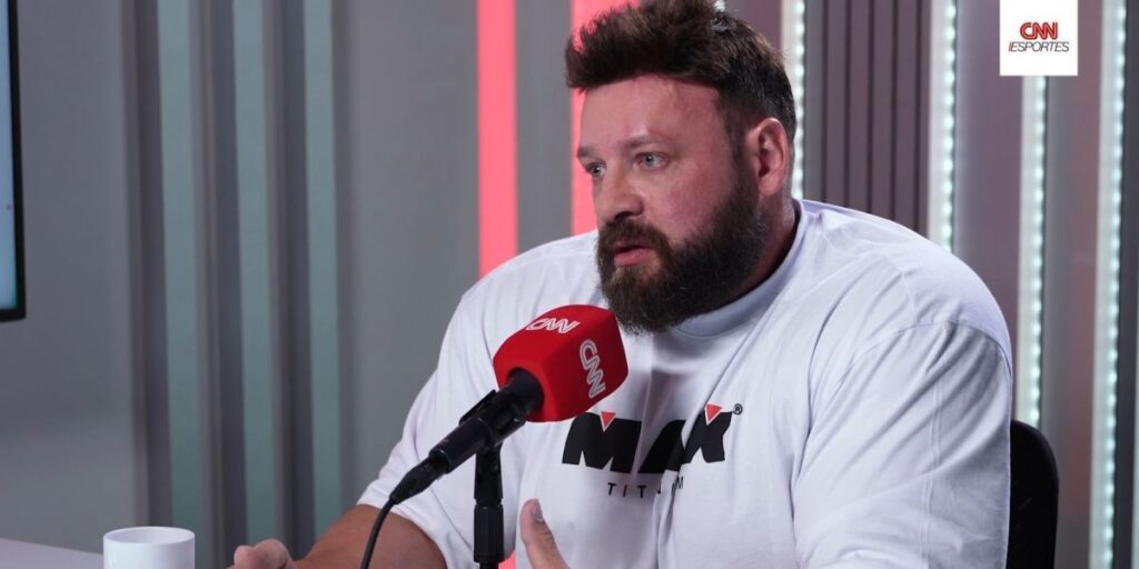 Treinador de Ramon Dino se emociona ao lembrar acidente de balão