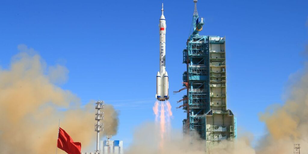 Astronauta paquistanês vai ser o 1º estrangeiro na estação espacial chinesa