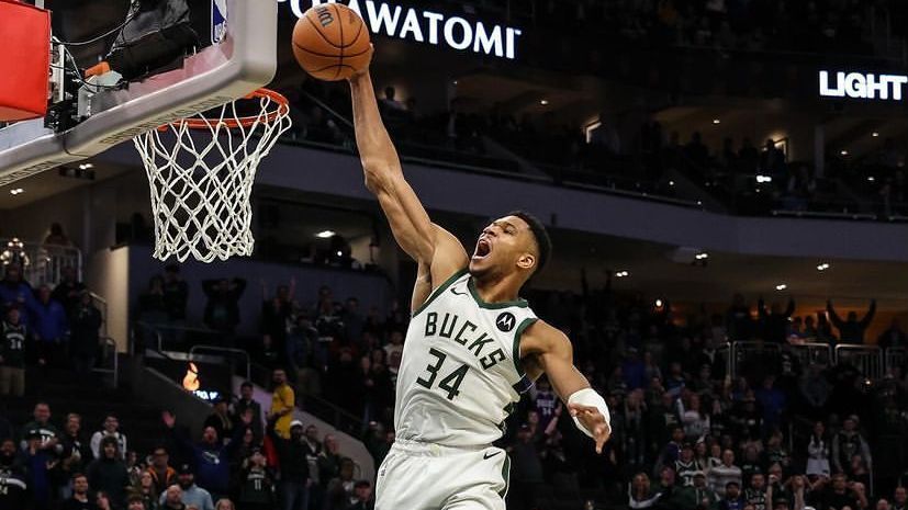 Astro da NBA tem discussão acalorada com pai de rival após eliminação; veja