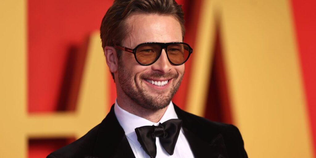 Glen Powell recebeu a benção de Schwarzenegger para o remake de Running Man