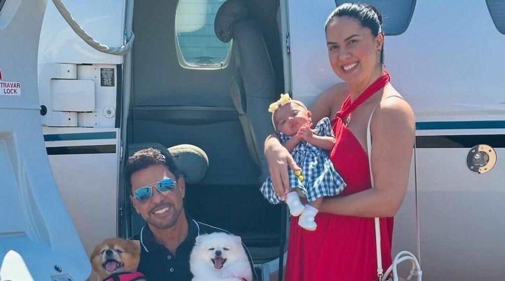 Zezé Di Camargo e Graciele comemoram quatro meses da filha; veja fotos