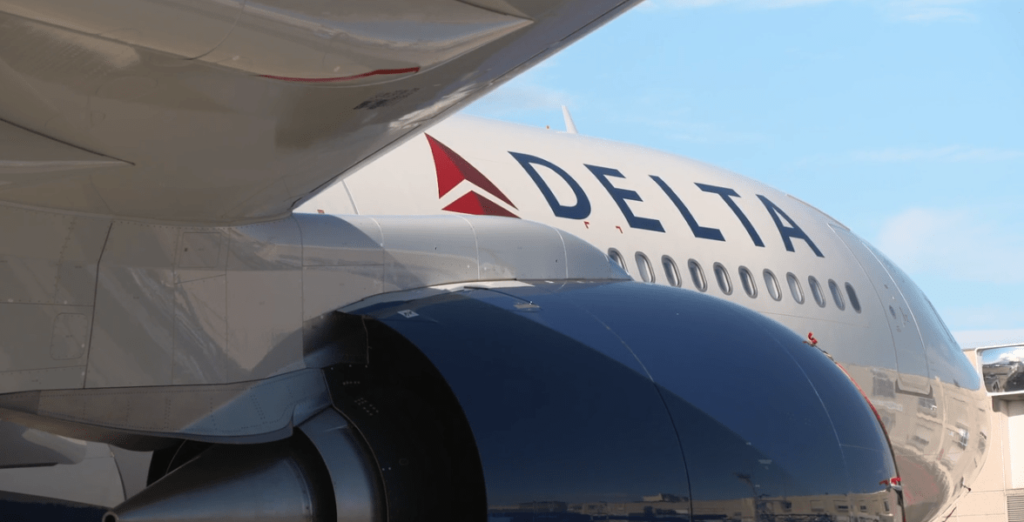 Delta: Perspectiva de lucro cai com demanda por viagens afetada por tarifas