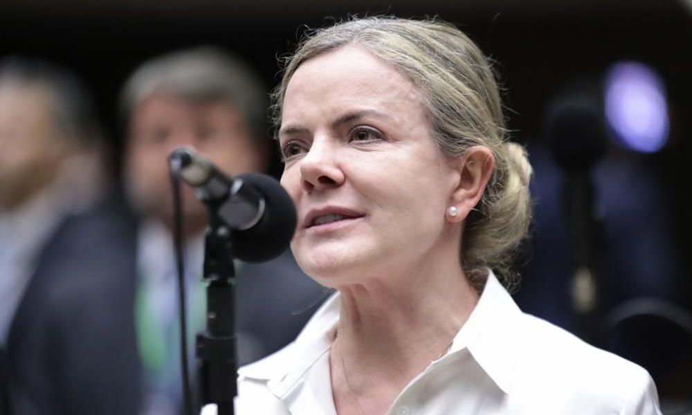 PGR recomenda tentativa de conciliação entre Gleisi e Gustavo Gayer