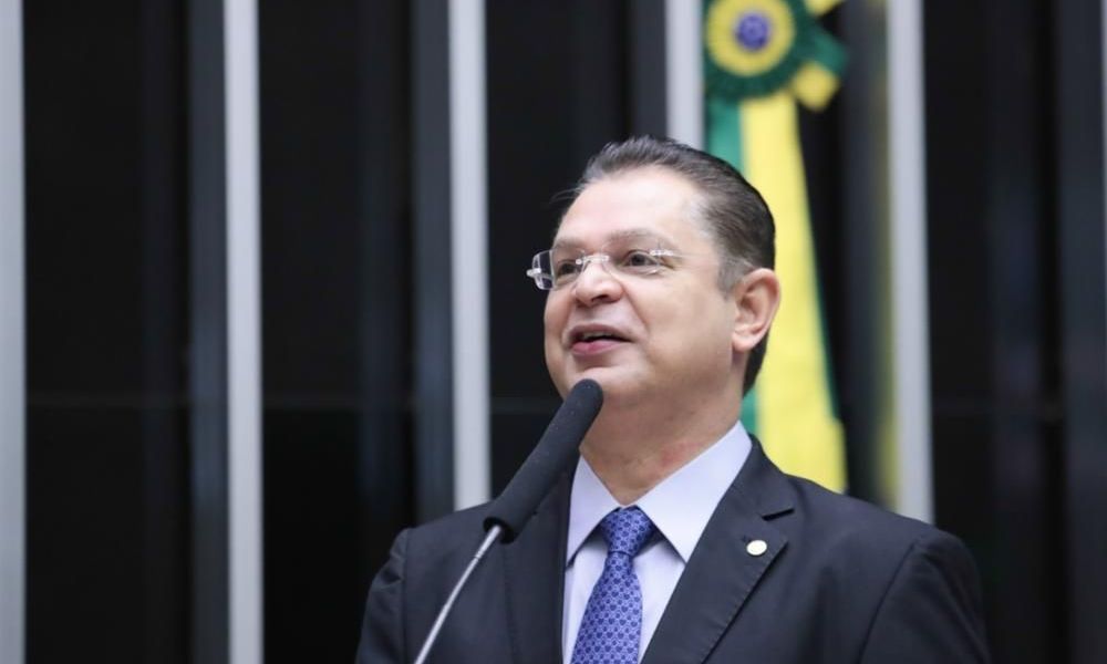 Sóstenes reduz impacto de internação de Bolsonaro à anistia: não é deputado