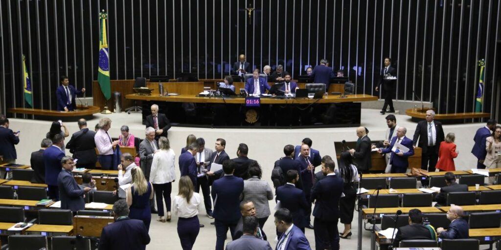 Anistia: liderança do PT avalia que oposição segue sem votos suficientes