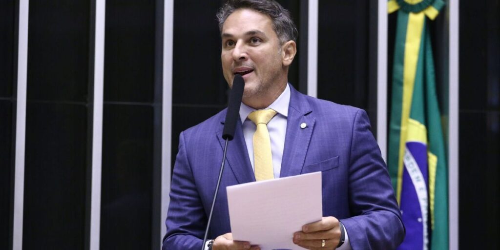 Oposição promete “kit obstrução” até anistia ser pautada