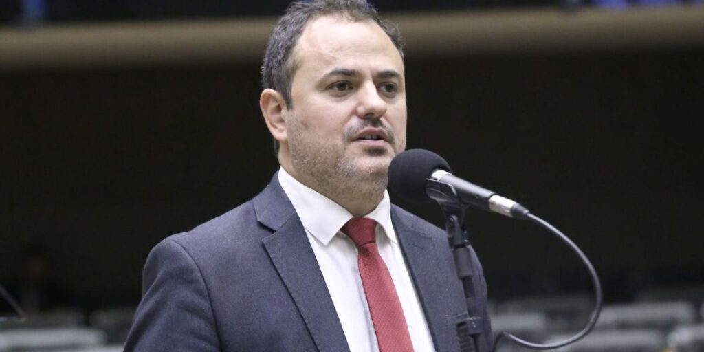 Sabia quem assume o cargo de Glauber caso ele seja cassado pela Câmara