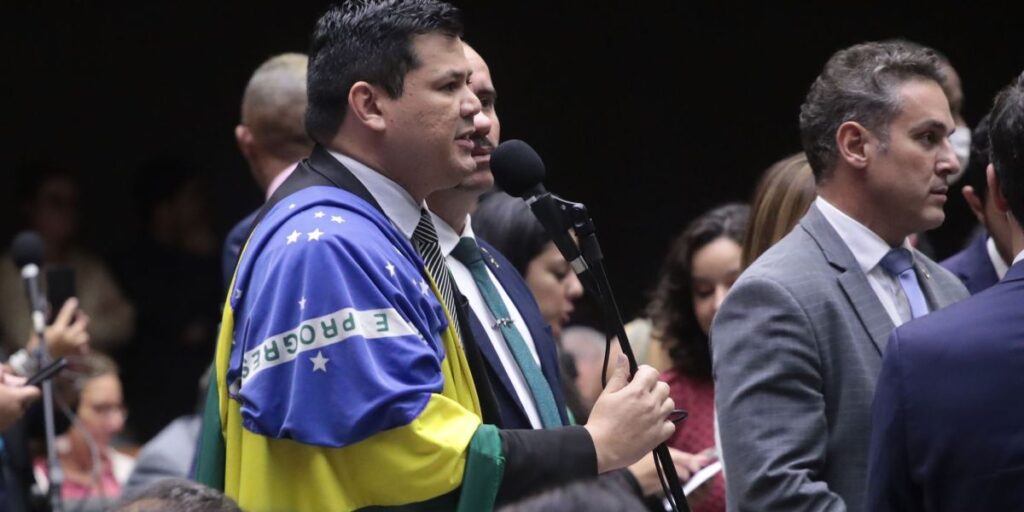 Deputado diz que exagerou ao desejar morte de Lula