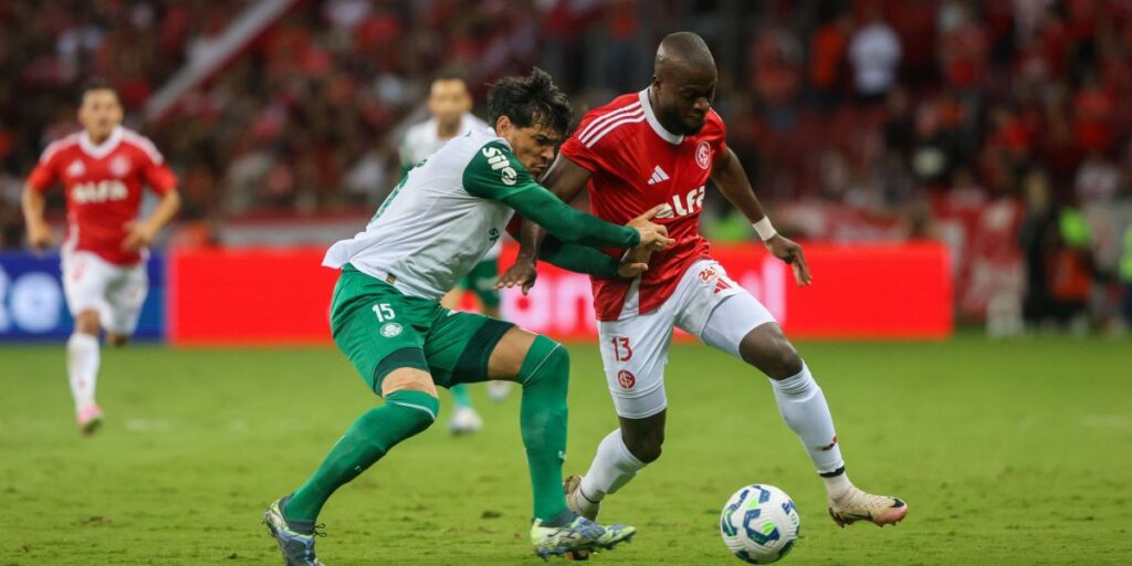 Palmeiras vence Inter e assume liderança provisória do Brasileiro