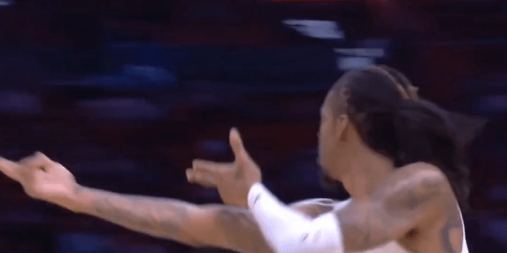 Advertido, Ja Morant desafia NBA e repete gesto de arma no Grizzlies