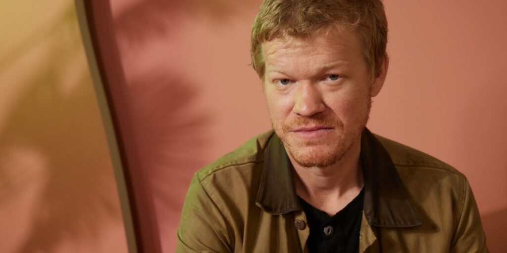 "Jogos Vorazes": Jesse Plemons é confirmado em "Amanhecer na Colheita"