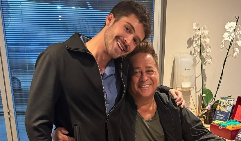 João Guilherme anuncia shows com o pai, Leonardo, e diverte web