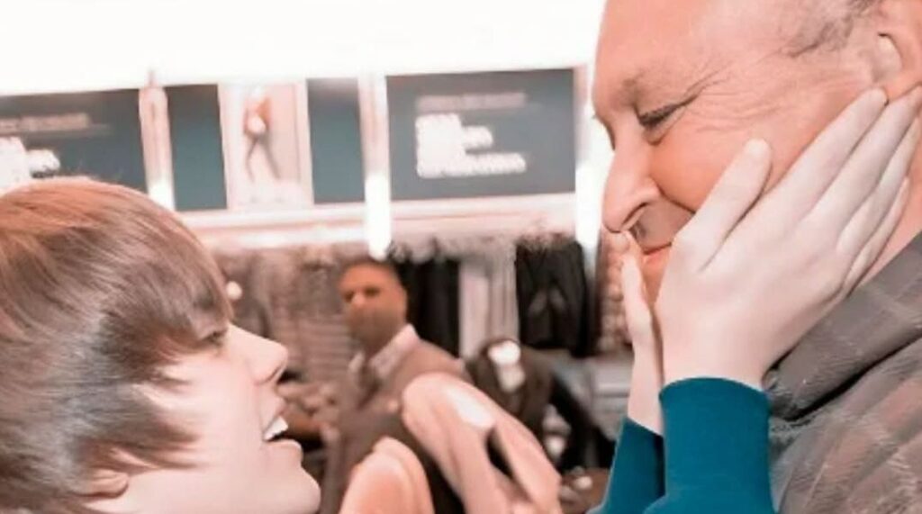 Justin Bieber lamenta morte do avô: "Pegava todo seu dinheiro"