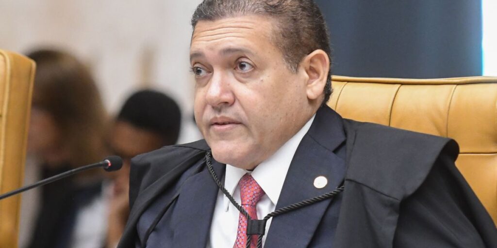 Aliados de Bolsonaro veem com descontentamento votos de Nunes Marques