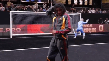 Koundé, do Barcelona, perde pênalti na Kings League França; assista