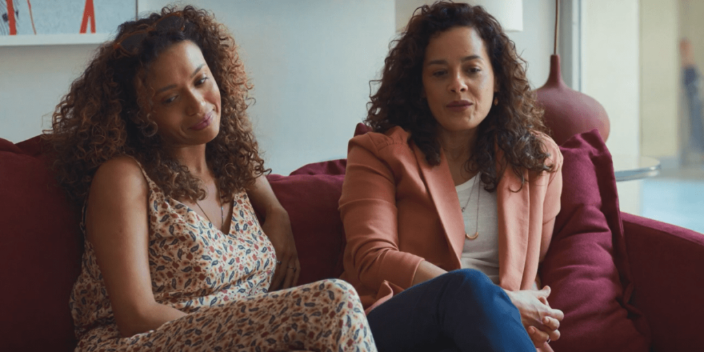 "Vale Tudo" assume casal lésbico em nova versão e web celebra: "Reparação"