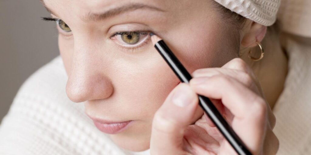 Por que não se deve usar lápis na linha d’agua todos os dias?