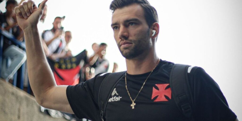 Goleiro do Vasco demonstra empatia e elogia Cássio após jogo com Cruzeiro