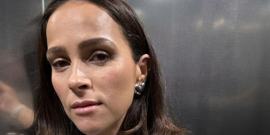 Esposa de Juliano Cazarré atualiza estado de saúde após cirurgia