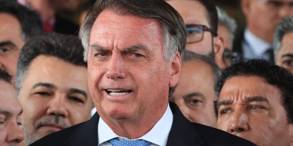 Bolsonaro e Hugo Motta se encontram em Brasília para discutir anistia