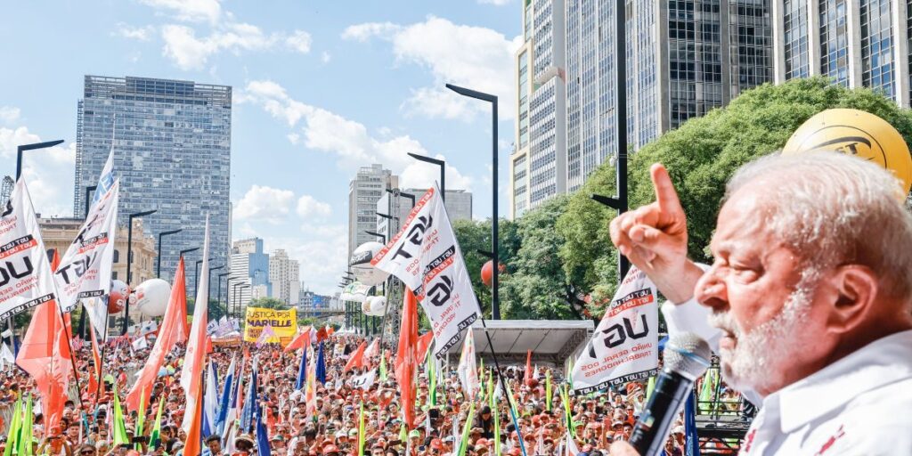 Lula vai receber centrais sindicais nesta terça-feira (29)