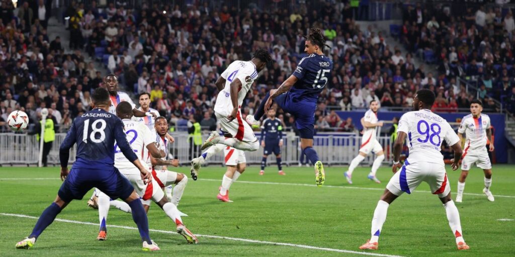 Onana falha, e Almada marca no empate entre Lyon e United na Europa League