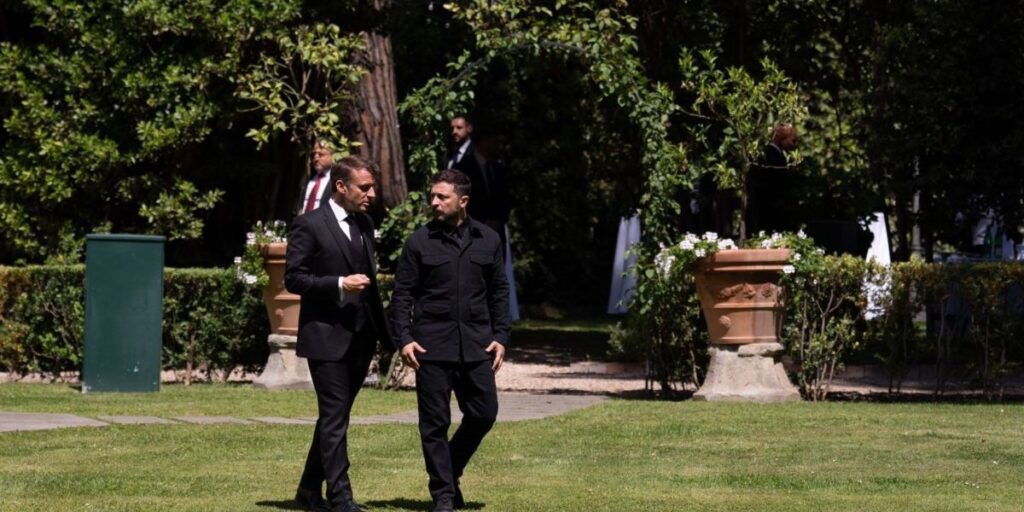 Macron diz que Ucrânia está pronta para cessar-fogo incondicional