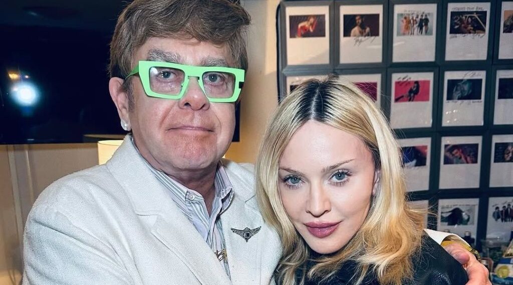 Madonna e Elton John posam juntos e cantora celebra fim de brigas