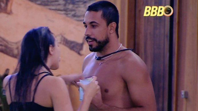 Equipe de Maike após polêmica com Renata no BBB25: "Atitude infeliz"