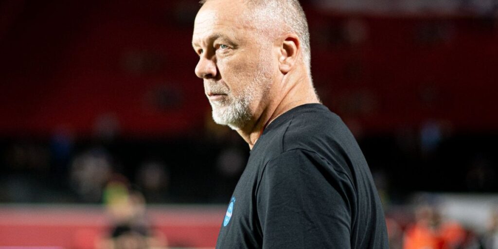 Mano Menezes desabafa sobre futebol brasileiro: "Cheio de jogadores médios"