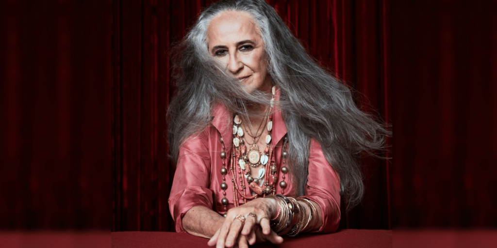 Maria Bethânia fala sobre relação com cabelo grisalho: "Aceitar as cores"