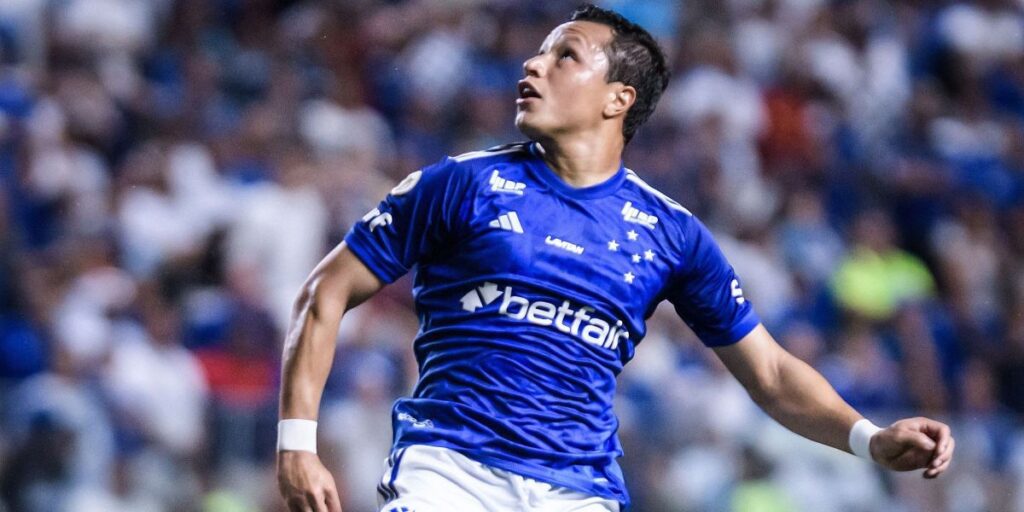 Cruzeiro empresta lateral Marlon ao Grêmio