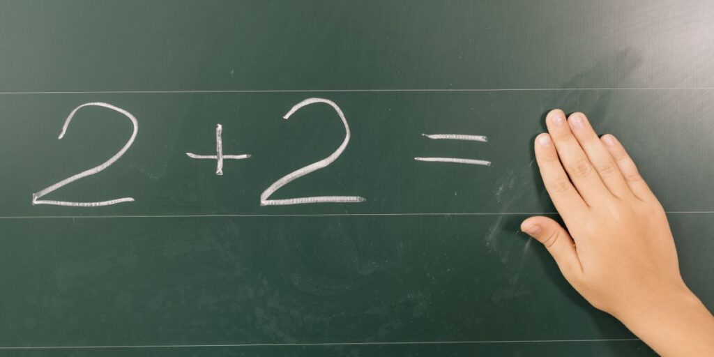 Matemática: só 5% dos alunos do 3º ano médio têm bom desempenho, diz estudo