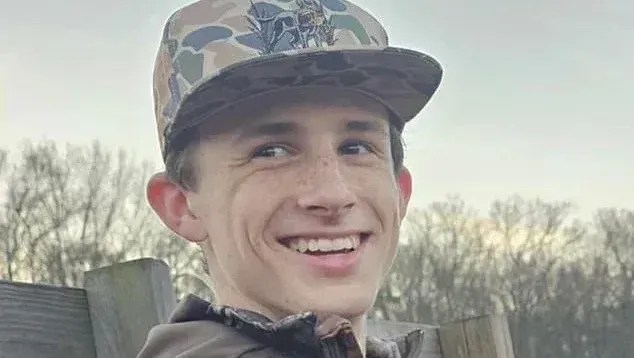 Inalação de monóxido de carbono foi causa da morte de filho de ex-jogador