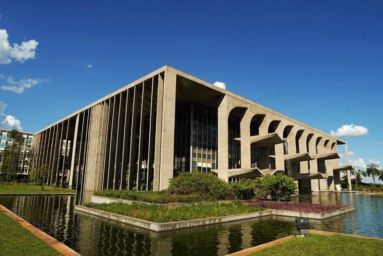 Operação contra fraudes bancárias mira 23 pessoas em 7 estados