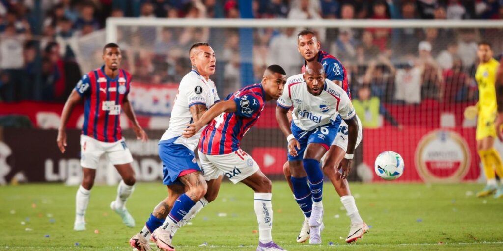 Com golaço de Pulga, Bahia vence Nacional fora de casa pela Libertadores