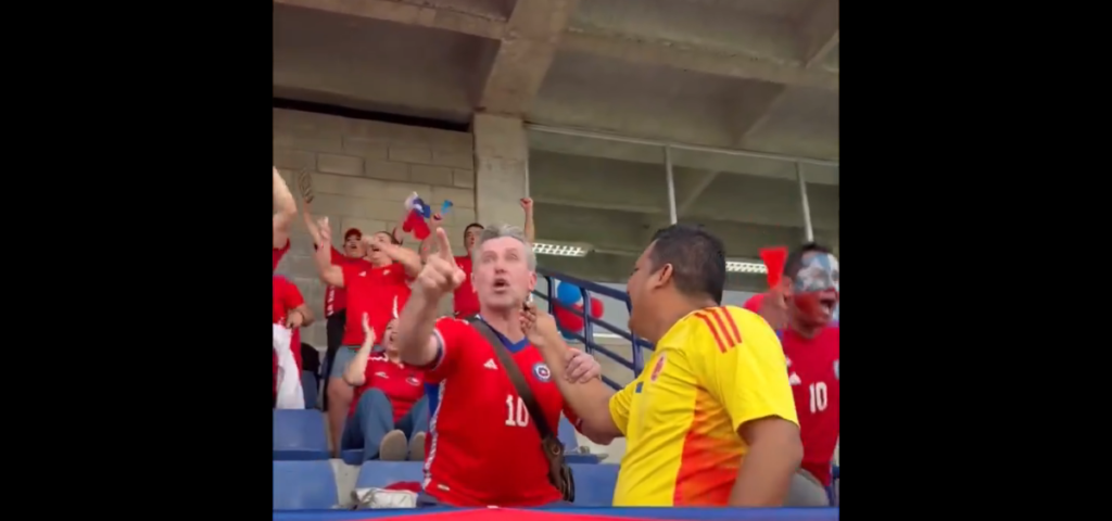 Filho marca pelo Chile e leva pai ao delírio no meio de entrevista; veja
