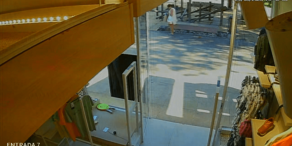 Vídeo mostra argentina perdendo carteira antes de acusar baiana de furto