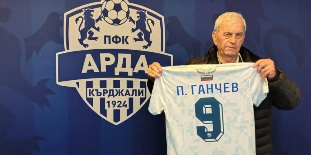 Ídolo é homenageado por clube dias após minuto de silêncio por sua "morte"