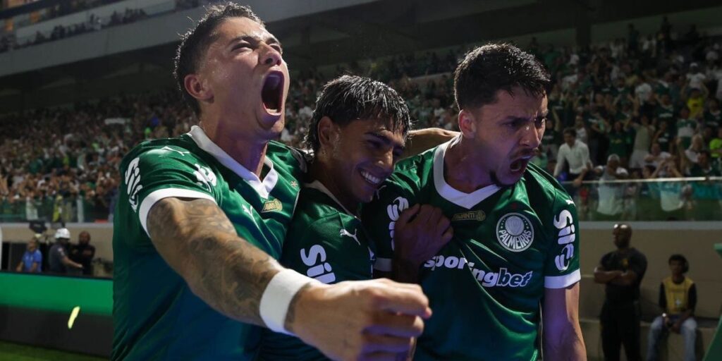 Com direito a "olé", Palmeiras vence o Corinthians com autoridade