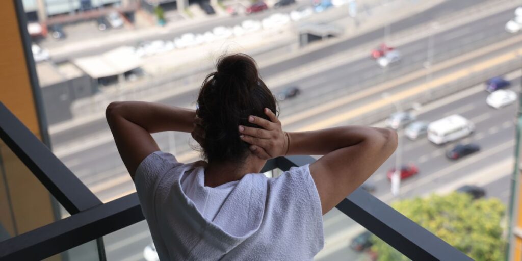 Prejuízos da poluição sonora vão além da perda auditiva; entenda