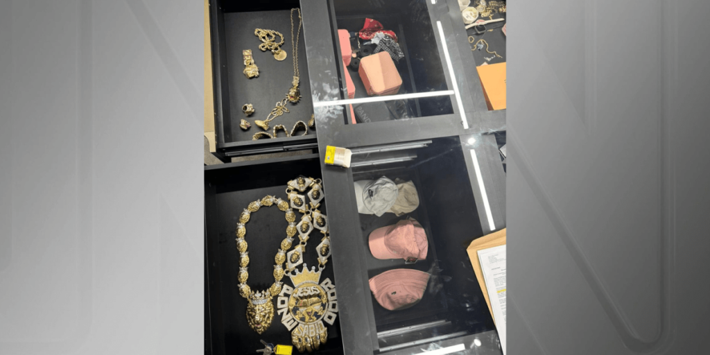 Polícia do Rio devolve bens apreendidos de MC Poze do Rodo durante operação