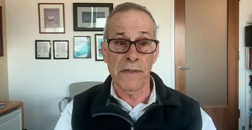 Pesquisador premiado tem bolsa cancelada após cortes de Trump em Harvard