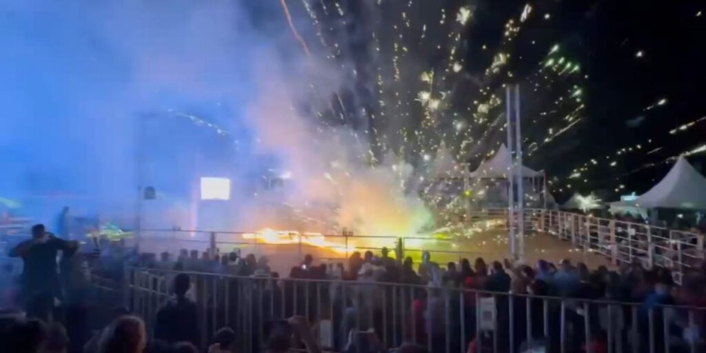 Vídeo: Fogos de artifício atingem plateia de rodeio antes de show em MS