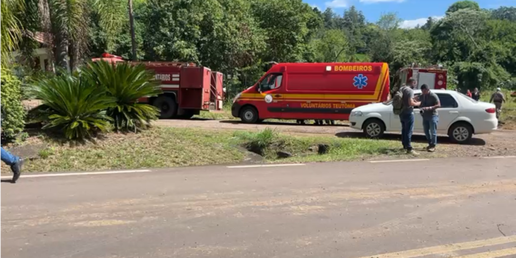 Bombeiros resgatam 26 feridos em acidente de ônibus no RS