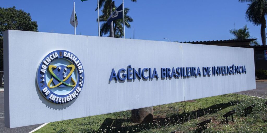 Servidores da Abin organizam pedido público por exoneração do diretor-geral